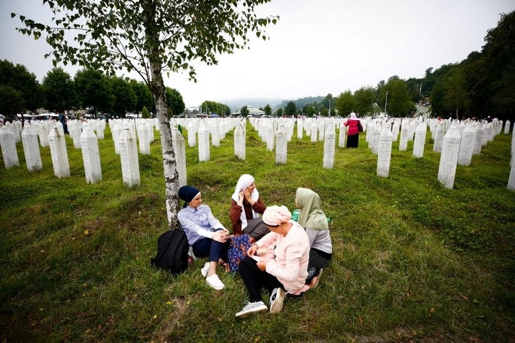 Srebrenitsa soykırımının 23. yıl dönümü 