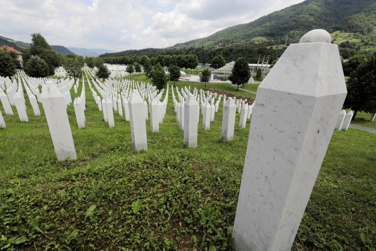 Srebrenitsa soykırımının 23. yıl dönümü 