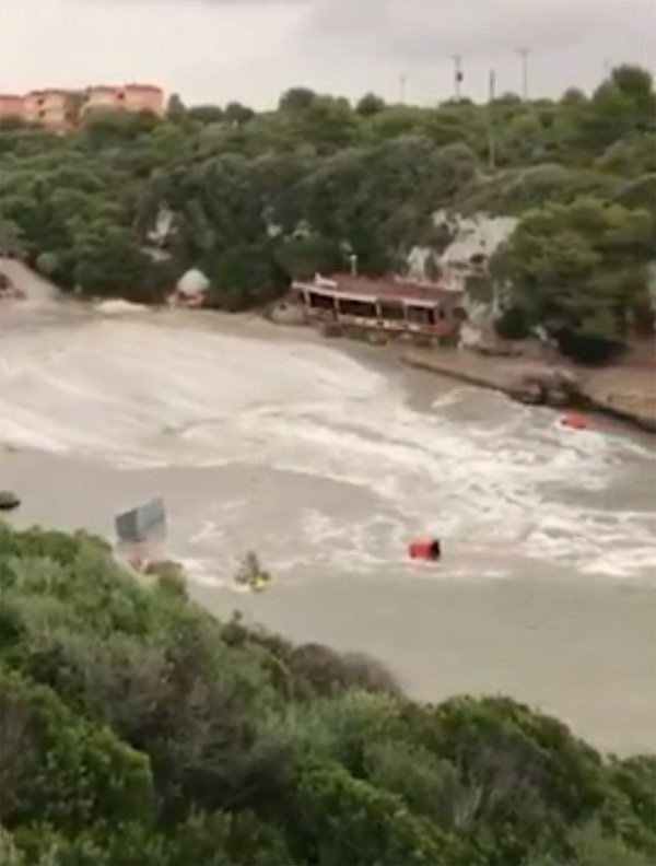 Akdeniz'de tsunami tatil cennetini vurdu!