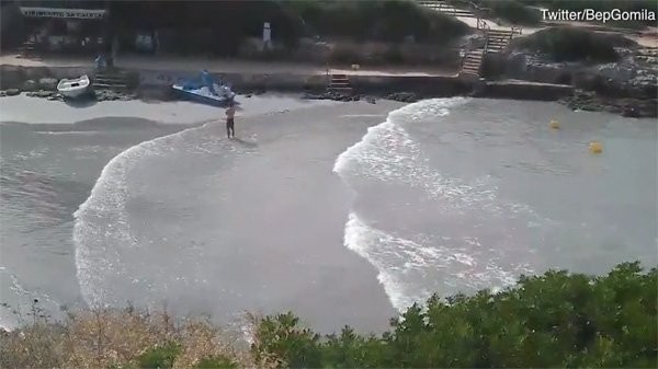 Akdeniz'de tsunami tatil cennetini vurdu!