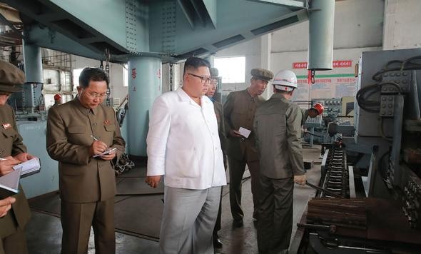 Kim Jong-un  ilk kez herkesin içinde eleştirdi