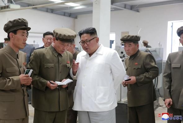 Kim Jong-un  ilk kez herkesin içinde eleştirdi