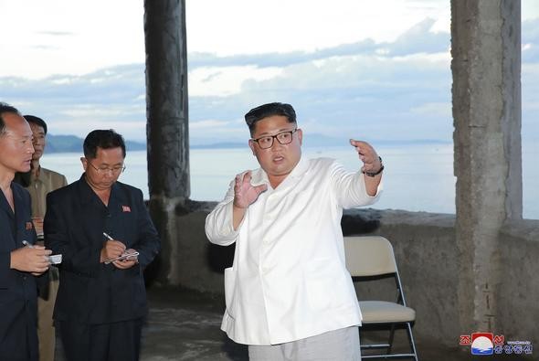 Kim Jong-un  ilk kez herkesin içinde eleştirdi