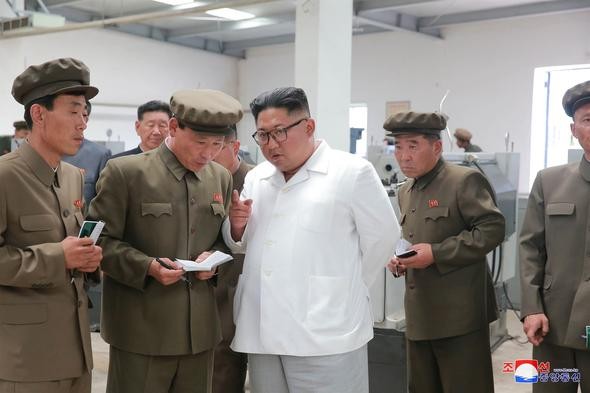 Kim Jong-un  ilk kez herkesin içinde eleştirdi