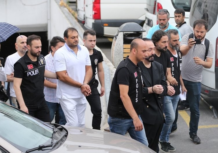 Adnan Oktar ve 'kedicikler'i cezaevine gönderildi