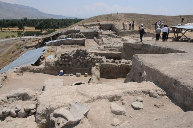 Kınık Höyük'te bir tapınak daha bulundu