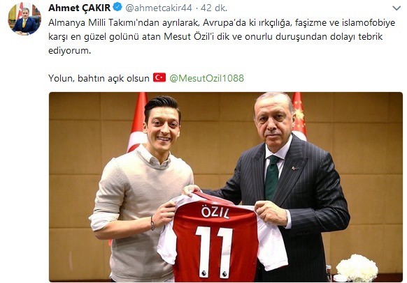 Mesut Özil'e Türkiye'den destek yağıyor!