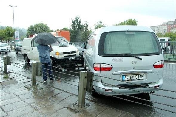 İstanbul'da gündüz geceye döndü 