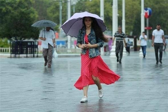 İstanbul'da gündüz geceye döndü 