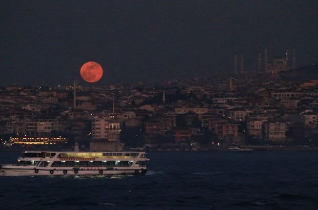 Yüzyılın en uzun Ay tutulması bu akşam yaşanacak