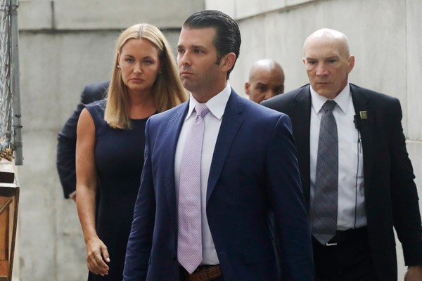 Donald Trump Jr. resmen boşandı!