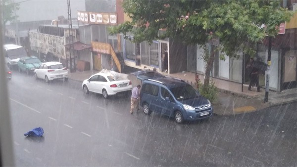 İstanbul'a dolu yağdı! 