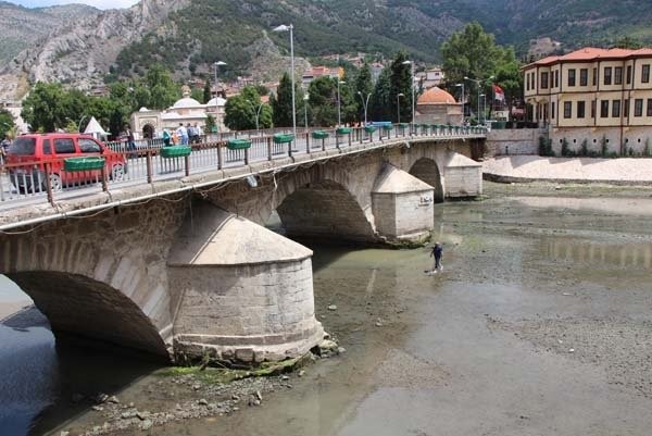 Yeşilırmak Nehri susuz kaldı! Vatandaş şaşkın