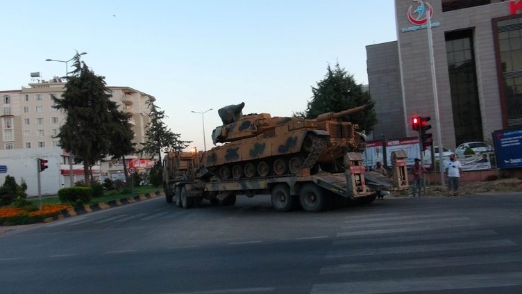 TSK'dan Suriye sınırına yoğun askeri sevkiyat!