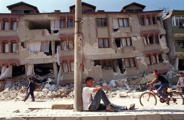 Hafızalardan silinemeyen 17 Ağustos depremi