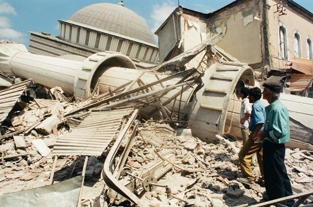 Hafızalardan silinemeyen 17 Ağustos depremi