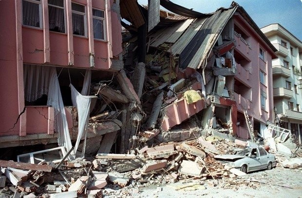 Hafızalardan silinemeyen 17 Ağustos depremi