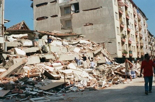 Hafızalardan silinemeyen 17 Ağustos depremi