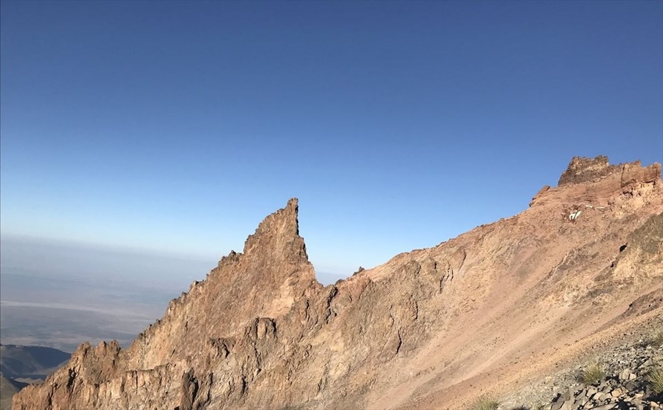 Erciyes Dağı'nda 'tarifeli zirve tırmanışı' yapıyorlar