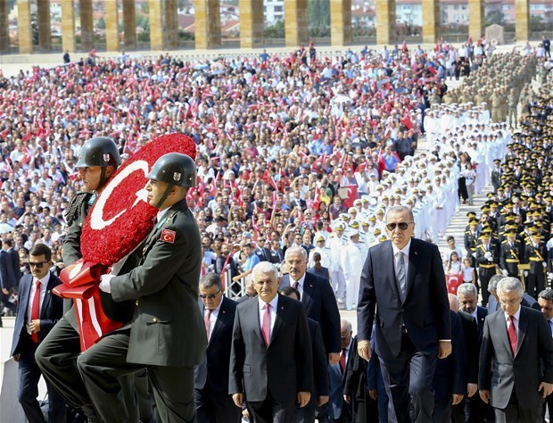 Tüm yurtta Zafer Bayramı kutlanması