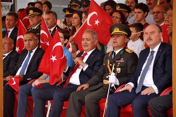 Tüm yurtta Zafer Bayramı kutlanması