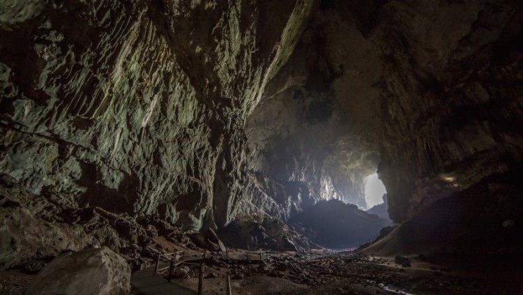 Çin'de keşfedilen yeraltı kenti görenleri büyülüyor