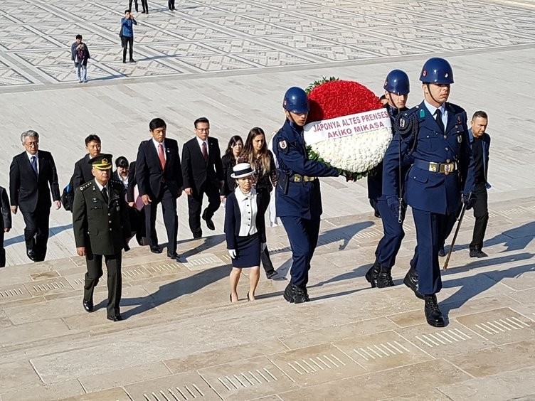 Japonya Prensesi Anıtkabir'i ziyaret etti