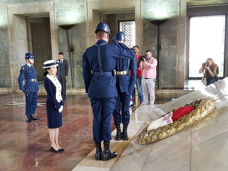 Japonya Prensesi Anıtkabir'i ziyaret etti