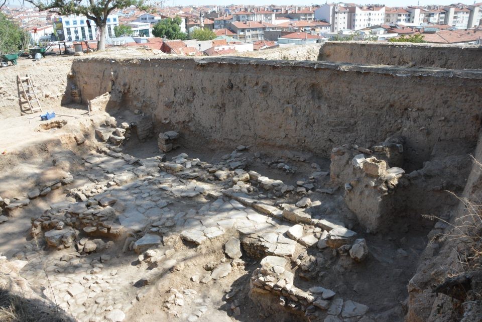 800 yıllık Ahi ocakları bulundu