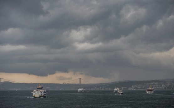 İstanbul'da gökyüzünü kara bulutlar kapladı