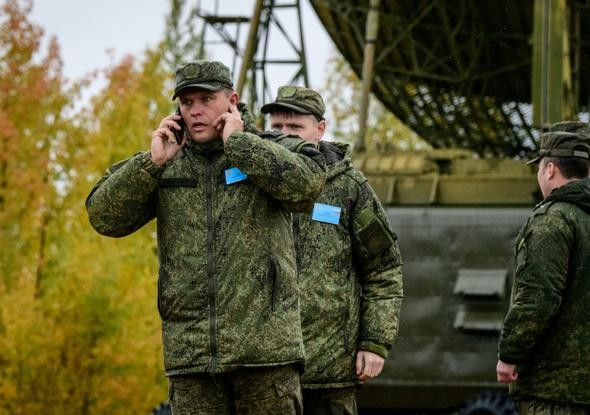 Putin Türk kökenli bakan ile Vostok-2018'i izledi