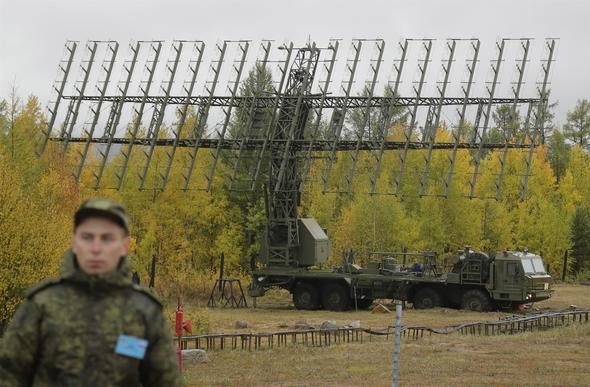 Putin Türk kökenli bakan ile Vostok-2018'i izledi