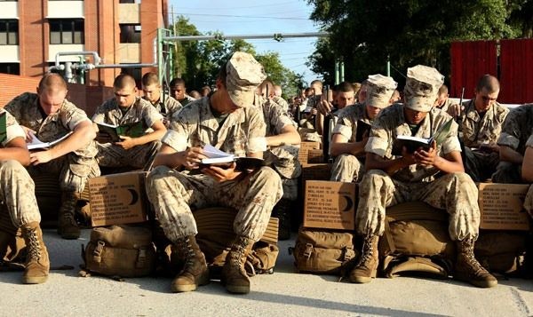 ABD'nin savaş uçakları böyle kaçtı!