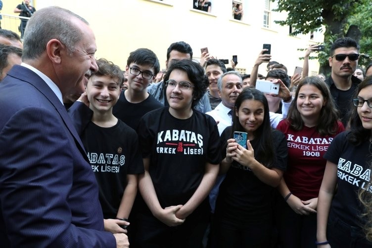 Erdoğan'ı öğrenciler böyle karşıladı