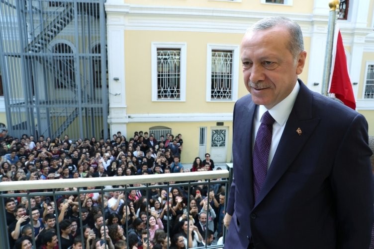 Erdoğan'ı öğrenciler böyle karşıladı