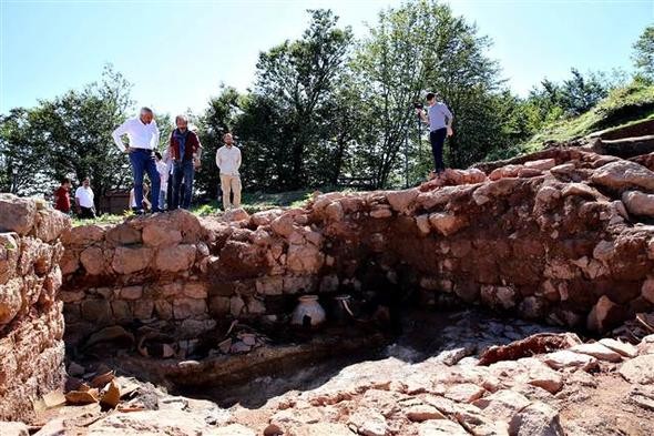 Kurul Kalesi’nde 8 yıllık kazı sona erdi! 2 bin parça tarihi eser bulundu