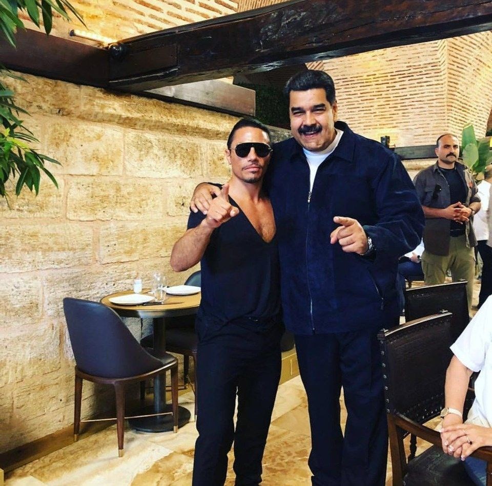 Nusret'in Miami şubesi önünde Maduro protestosu