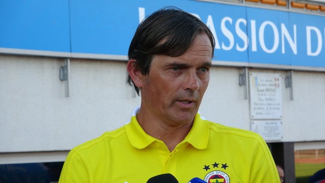 Fenerbahçeli taraftarlardan Cocu isyanı