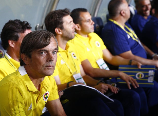 Fenerbahçeli taraftarlardan Cocu isyanı