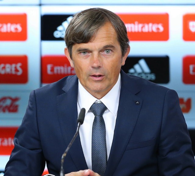 Fenerbahçeli taraftarlardan Cocu isyanı