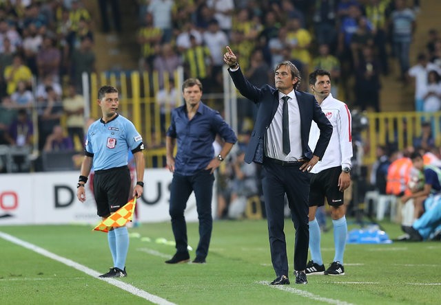 Fenerbahçeli taraftarlardan Cocu isyanı