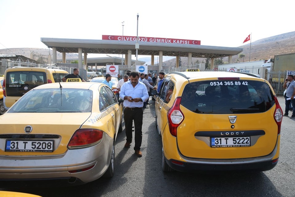 Cilvegözü Sınır Kapısı önünde taksici eylemi