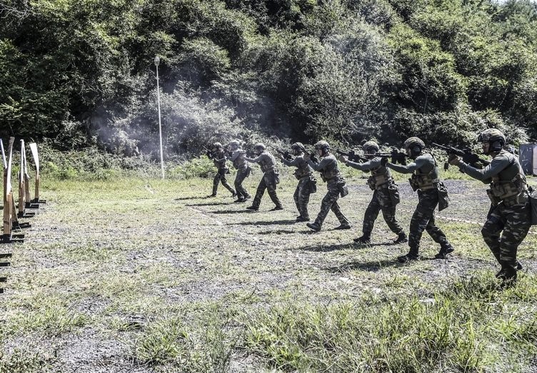 İşte SAT komandolarının nefes kesen eğitimi!