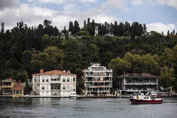 İstanbul Boğazı'nda satılık 60 yalı