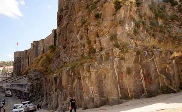  Bitlis Kalesi'ndeki mermer kitabenin sırrı çözüldü