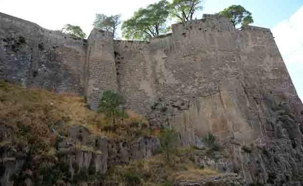  Bitlis Kalesi'ndeki mermer kitabenin sırrı çözüldü