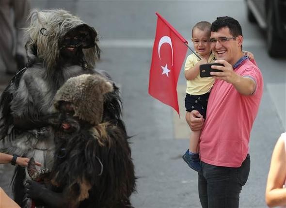 Balıkesir'in kurtuluş coşkusuna 'tülütabaklar' damga vurdu