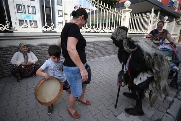 Balıkesir'in kurtuluş coşkusuna 'tülütabaklar' damga vurdu