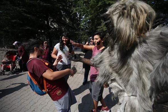 Balıkesir'in kurtuluş coşkusuna 'tülütabaklar' damga vurdu