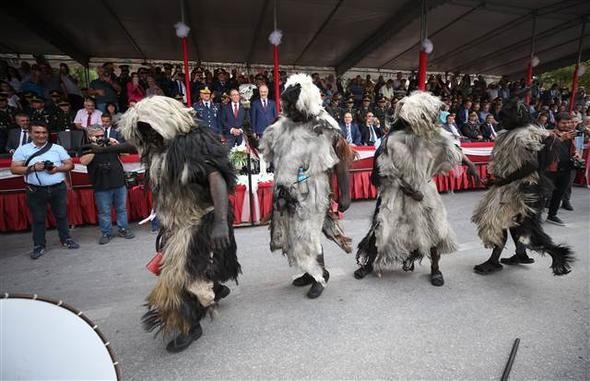 Balıkesir'in kurtuluş coşkusuna 'tülütabaklar' damga vurdu